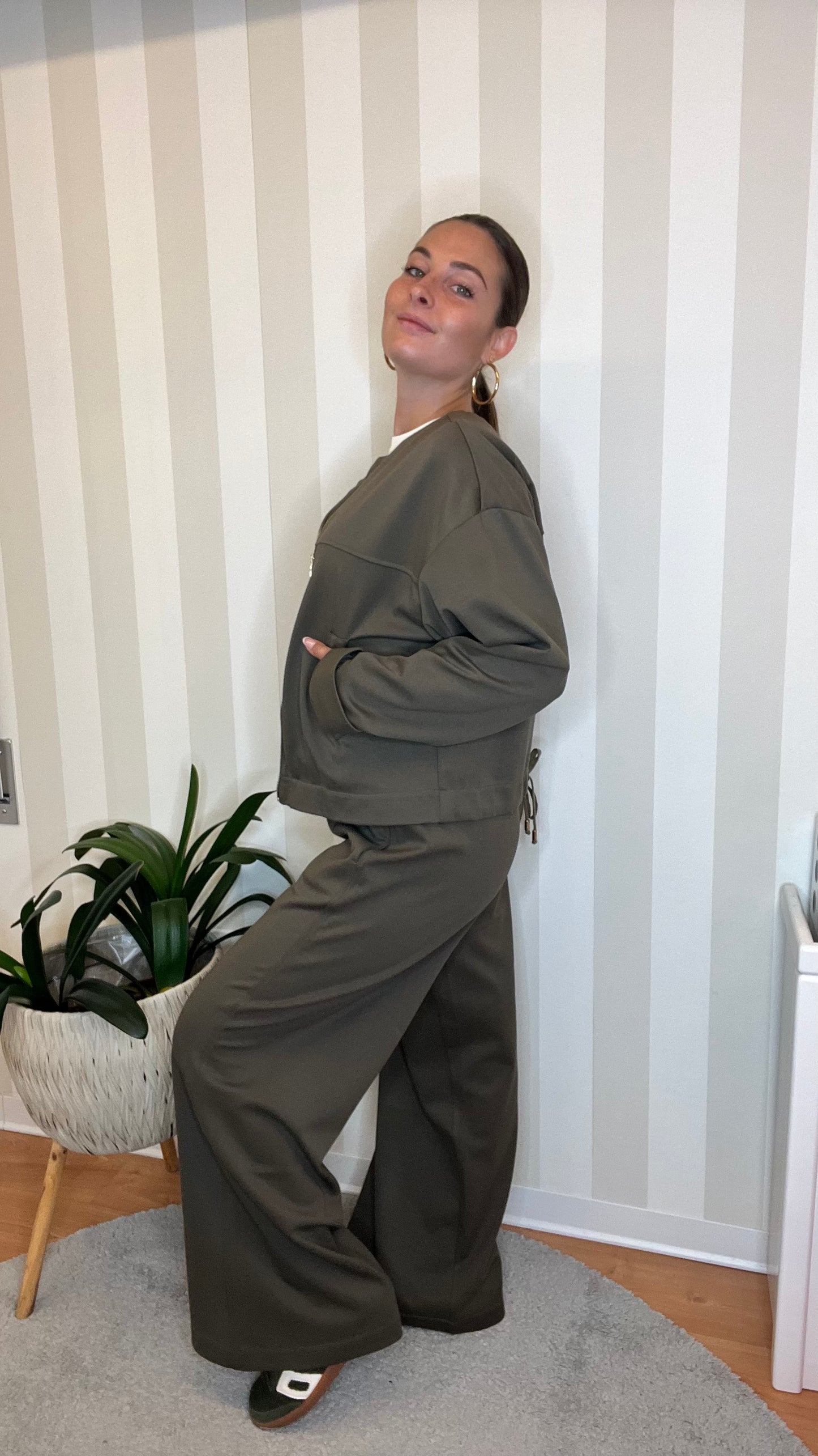 PANTALONE CON ELASTICO WIDE LEG,JIJIL.