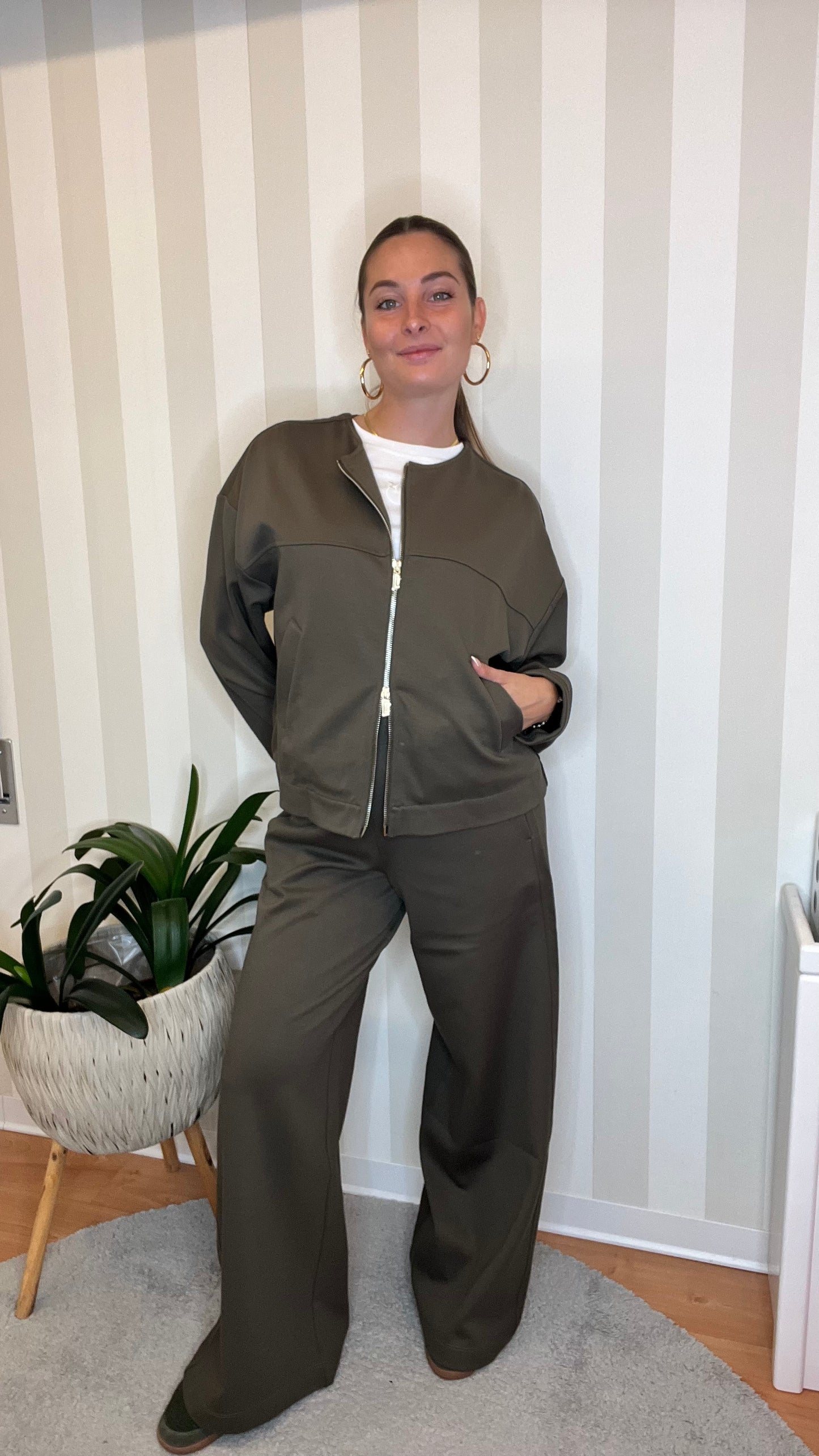 PANTALONE CON ELASTICO WIDE LEG,JIJIL.