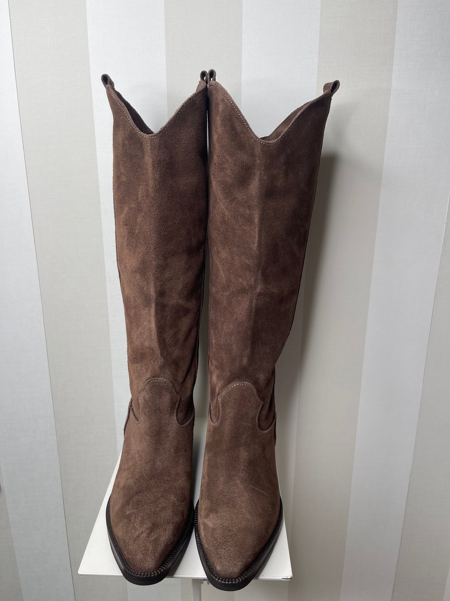 Stivale alto in camoscio,DIVINE FOLLIE