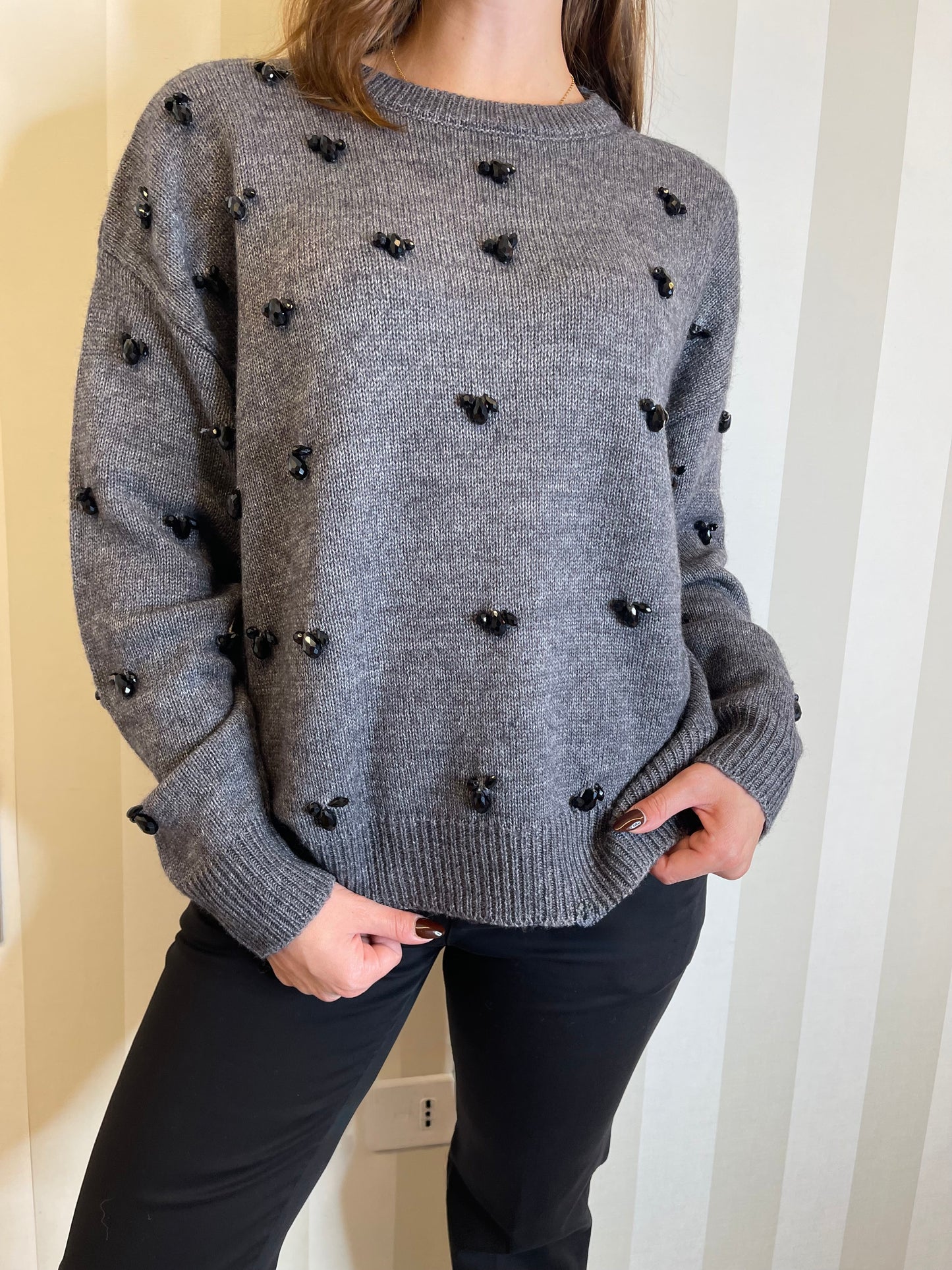 Maglione grigio con dettagli neri,JIJIL.