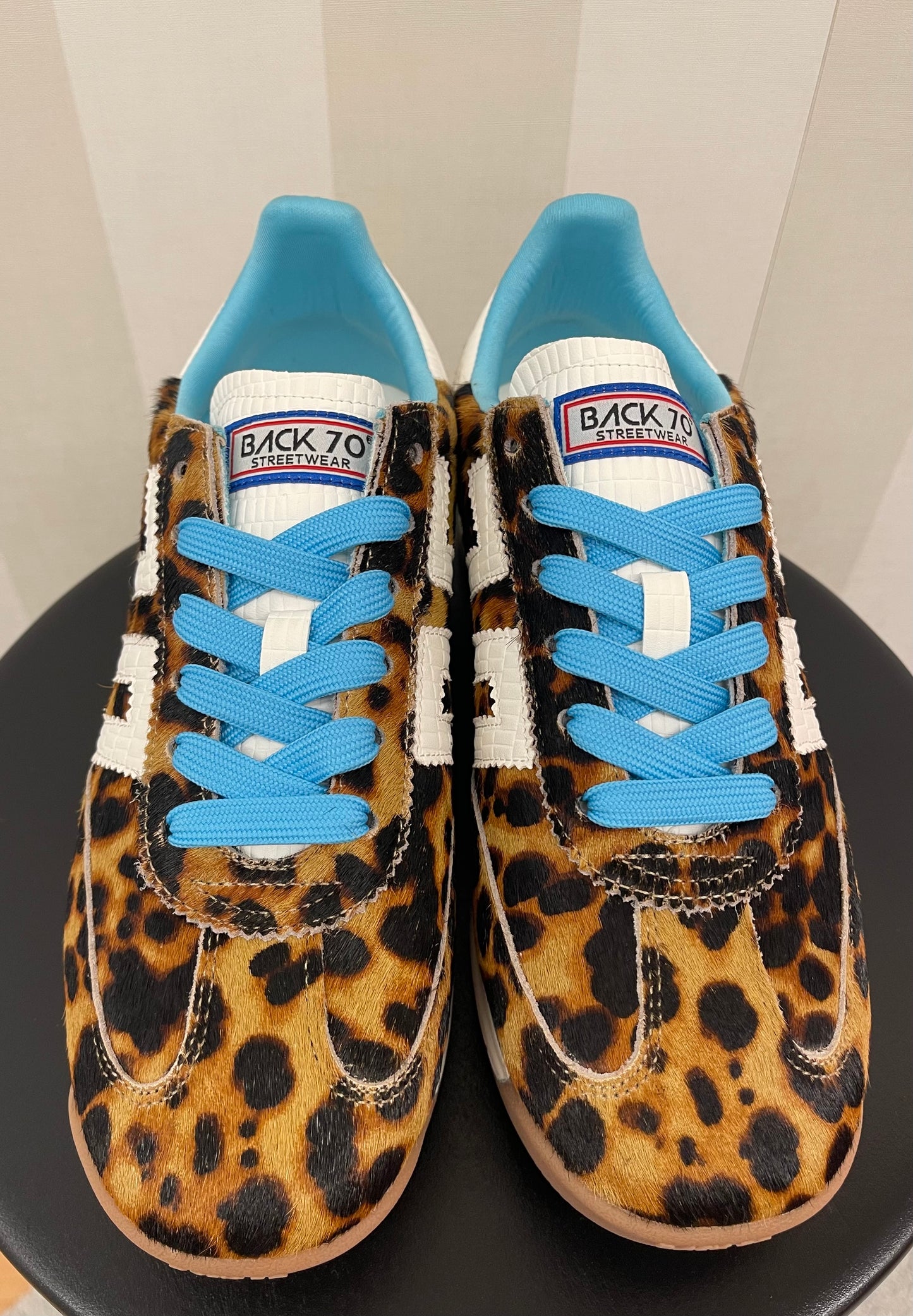 JOGGER TAN LEOPARD TURQUOISE LACES MILK 70,BACK70.