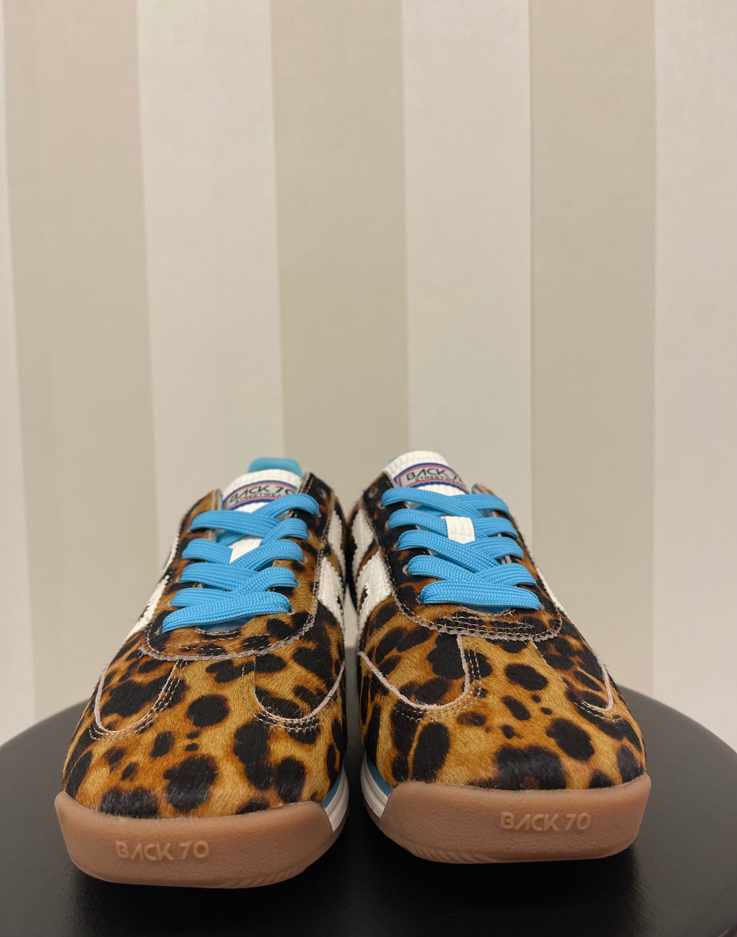 JOGGER TAN LEOPARD TURQUOISE LACES MILK 70,BACK70.
