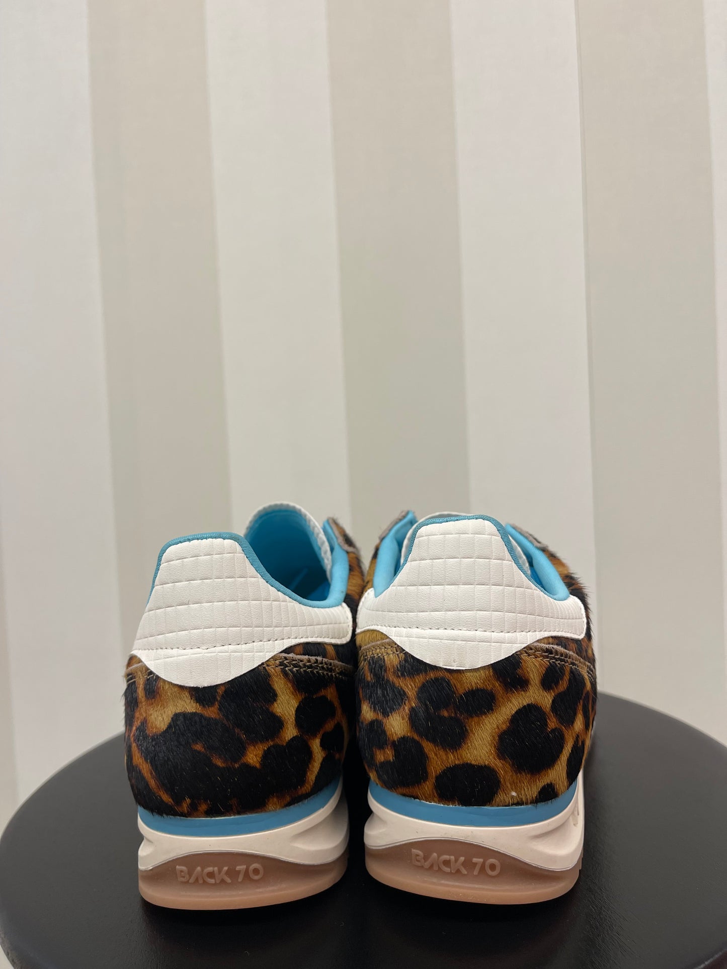 JOGGER TAN LEOPARD TURQUOISE LACES MILK 70,BACK70.
