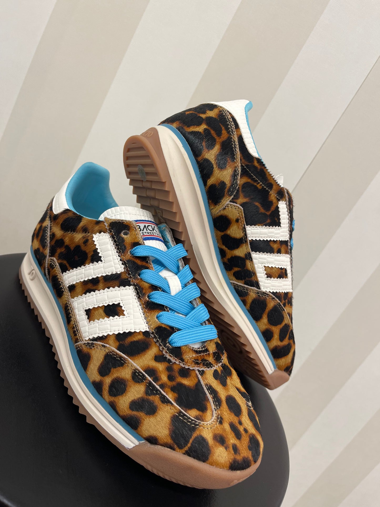 JOGGER TAN LEOPARD TURQUOISE LACES MILK 70,BACK70.
