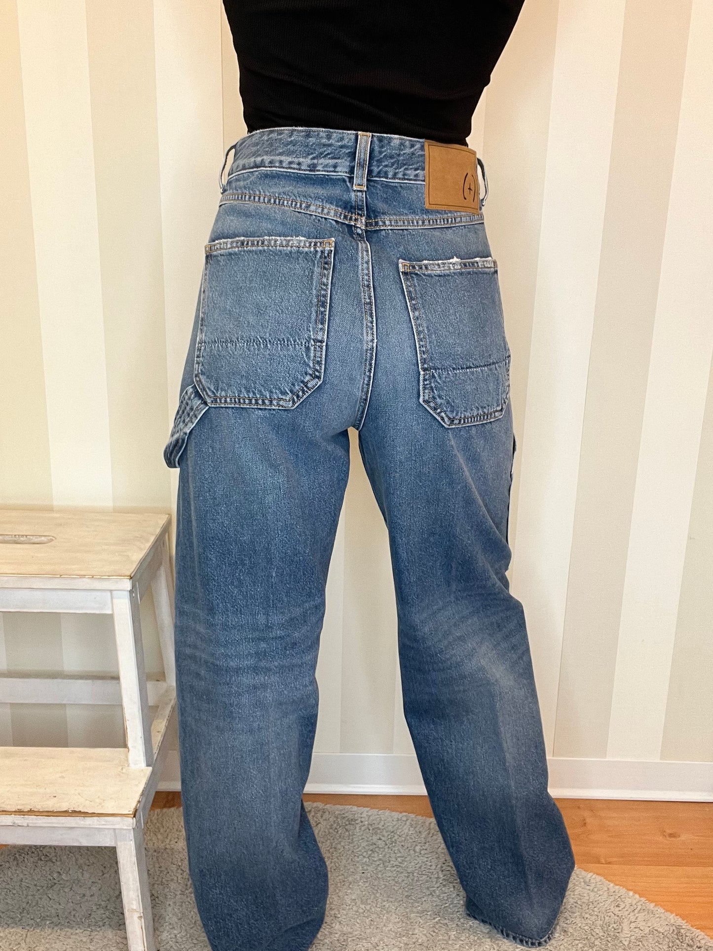 JEANS CARPENTER,(+) people.