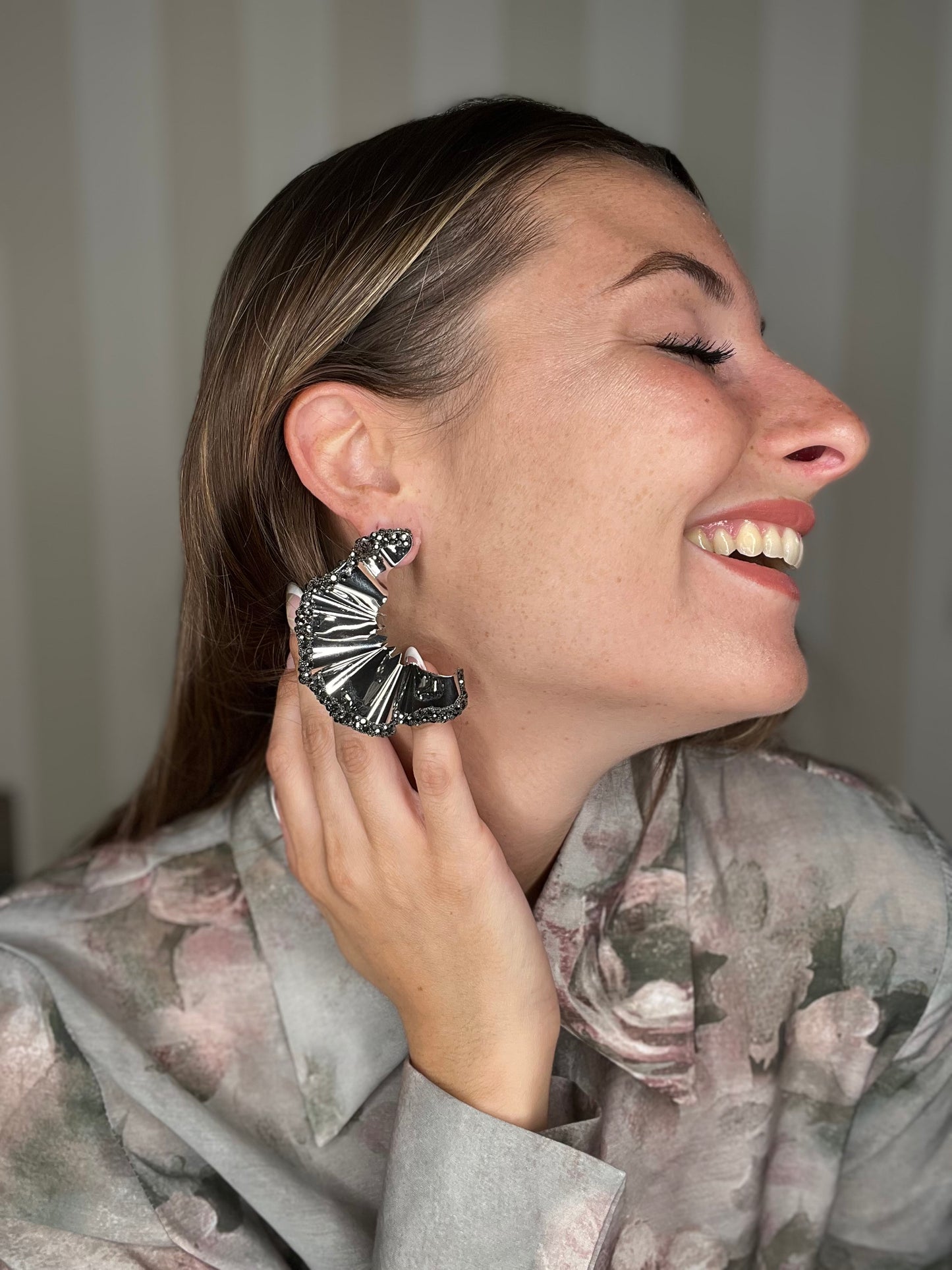 ORECCHINI WAVY CON PIETRE,NALÌ