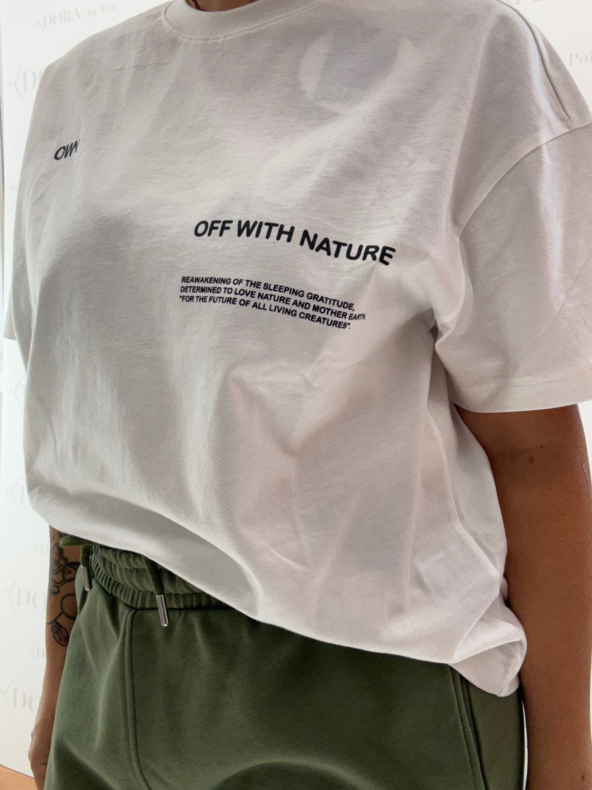 T-SHIRT CON SCRITTE BIANCA,OWN.