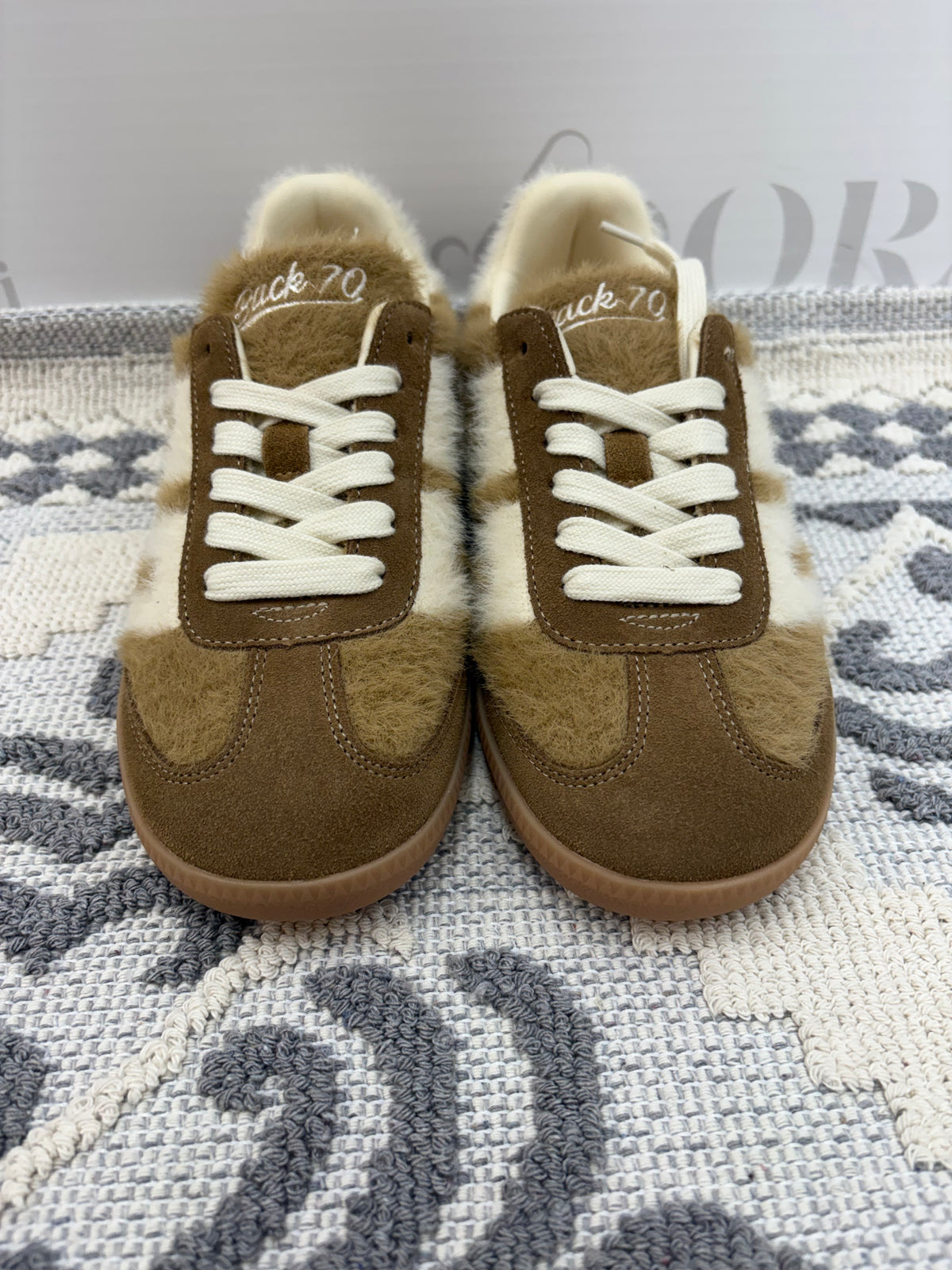 Sneakers in mohair beige,BACK 70.