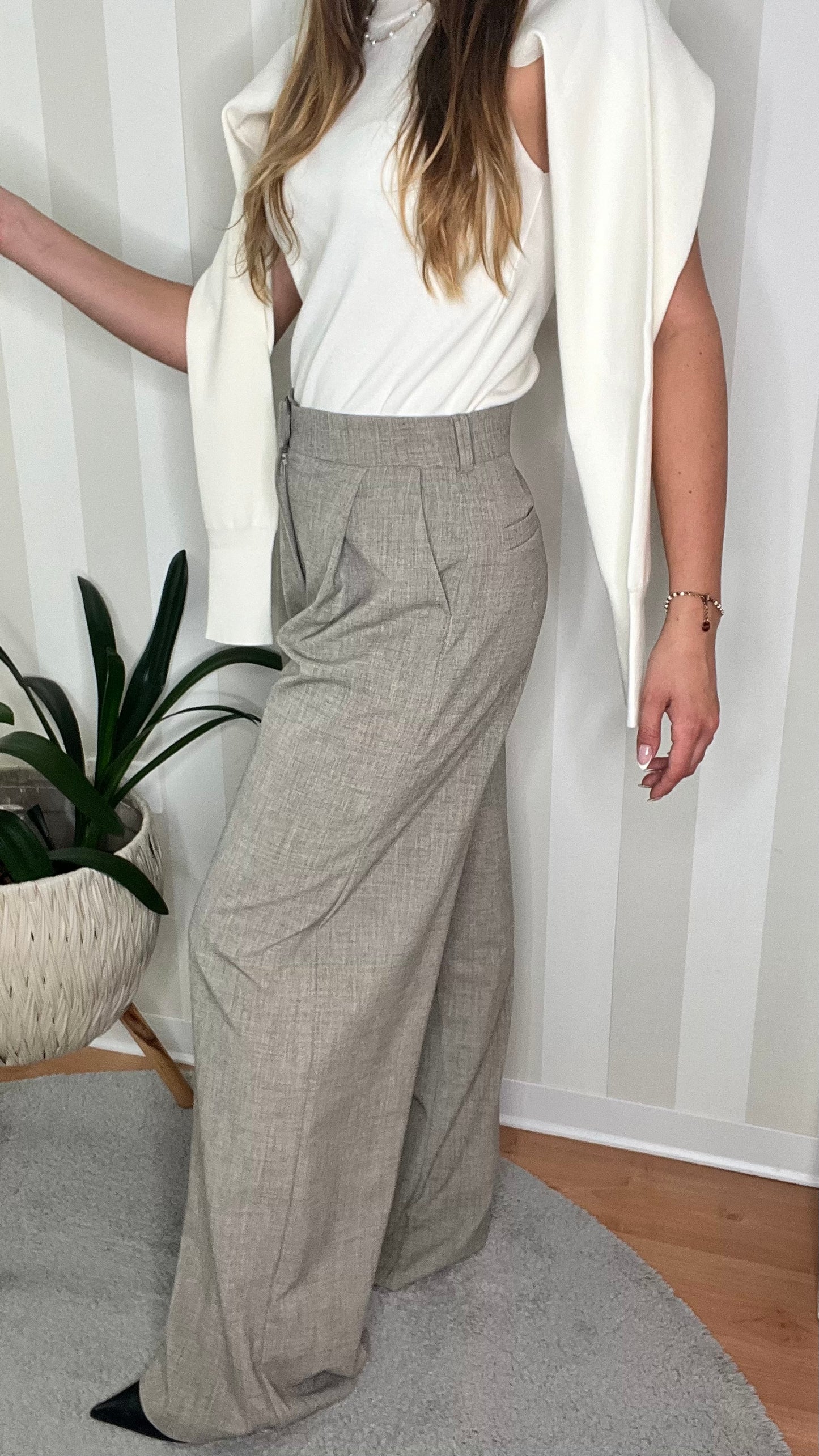 PANTALONE A PALAZZO CON PINCES SARTORIALI,JIJIL.