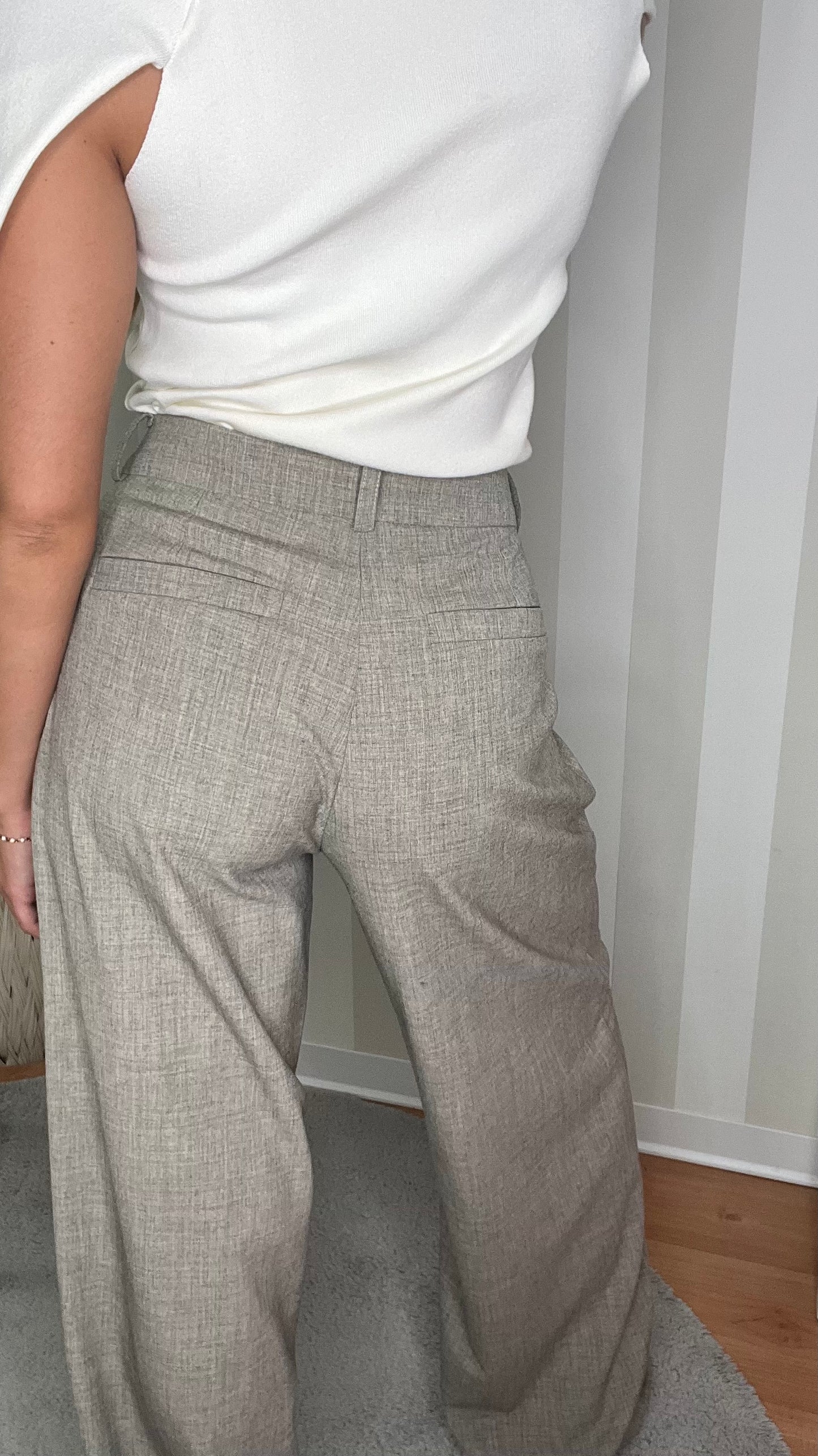 PANTALONE A PALAZZO CON PINCES SARTORIALI,JIJIL.