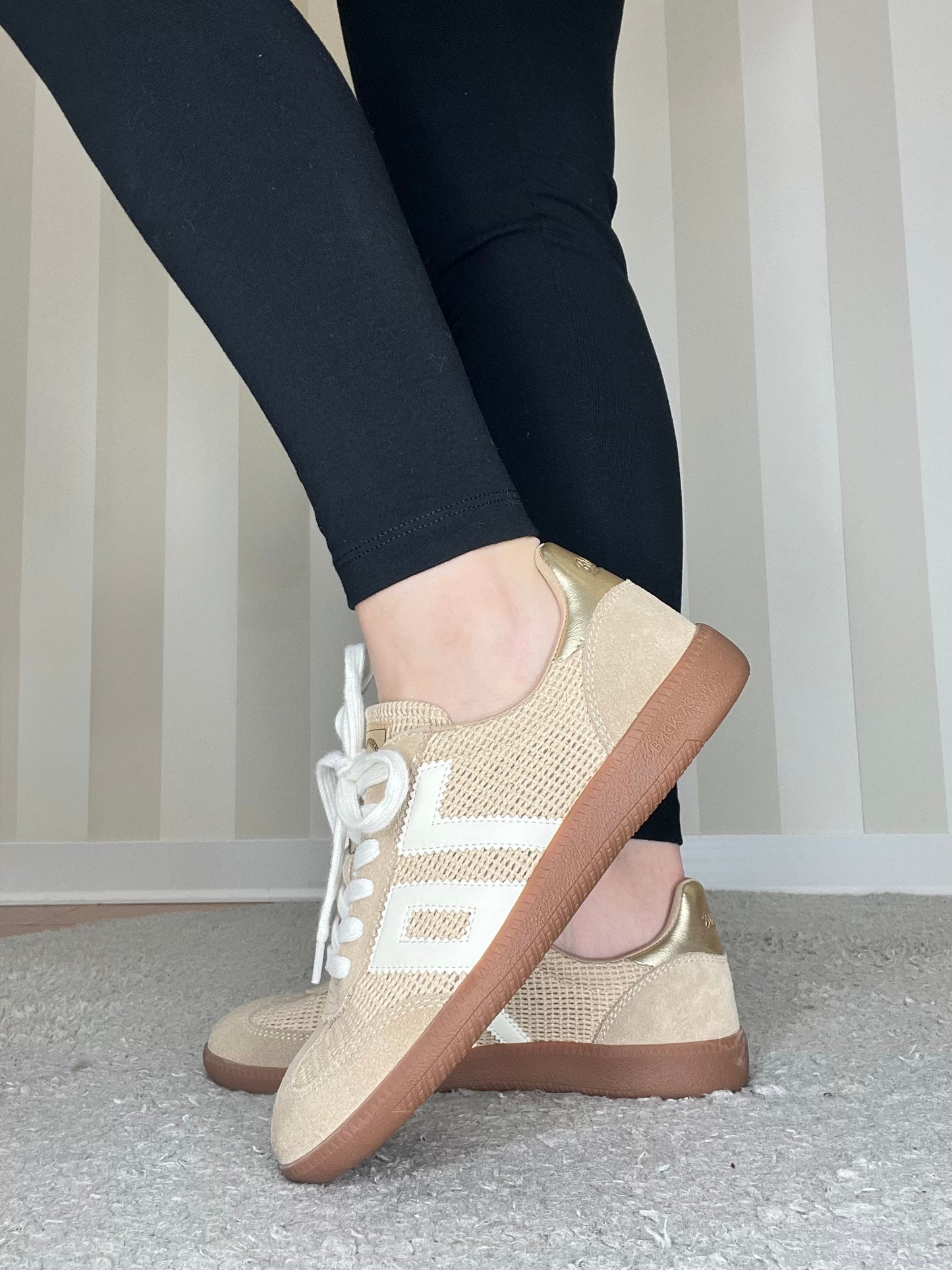 IUTA BEIGE,BACK70.