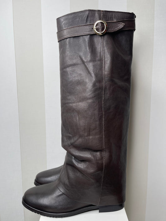 Stivale,DIVINE FOLLIE