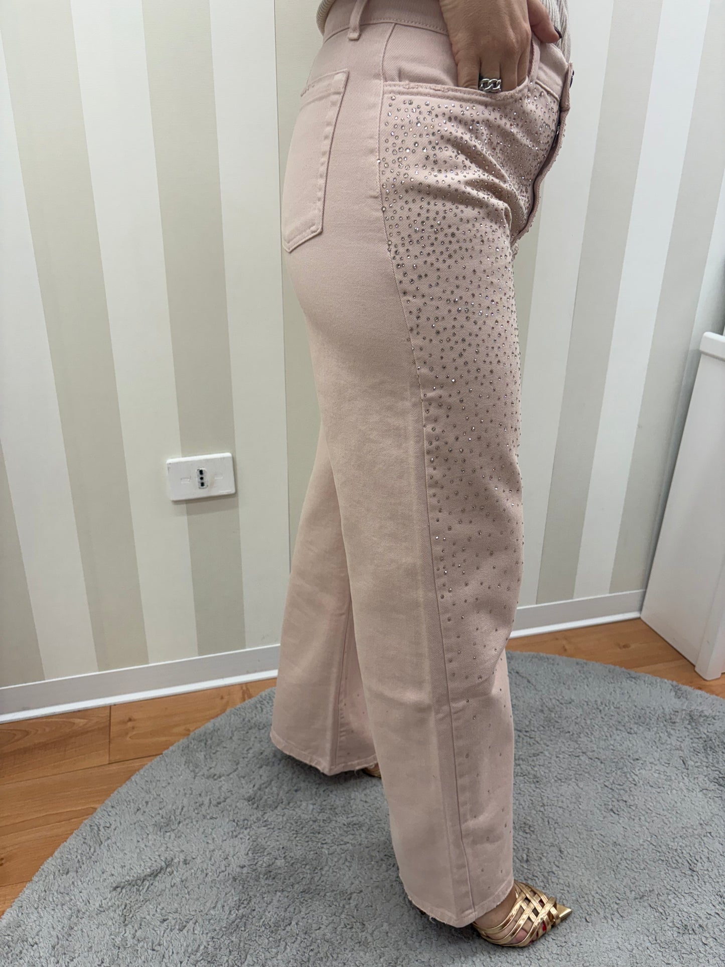 PANTALONI CON STRASS IN BULL,SOALLURE.