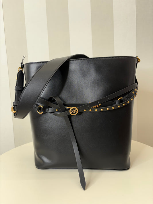 Borsa a spalla media Bucket Belt Bag in pelle nera,PINKO.