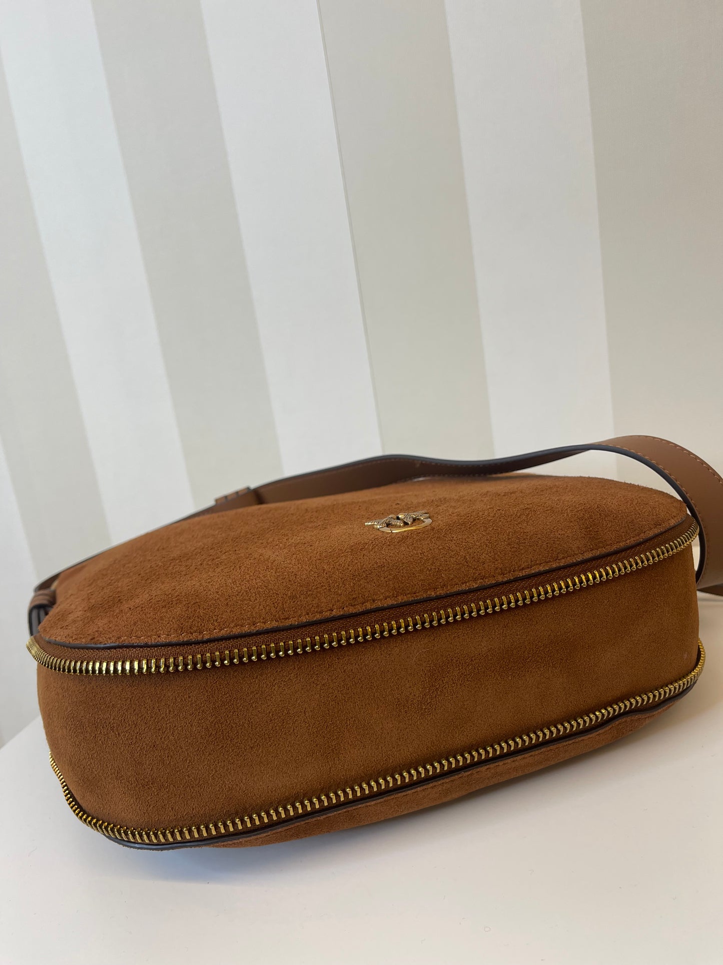 Borsa a spalla hobo media in suede con logo Love Birds,PINKO.