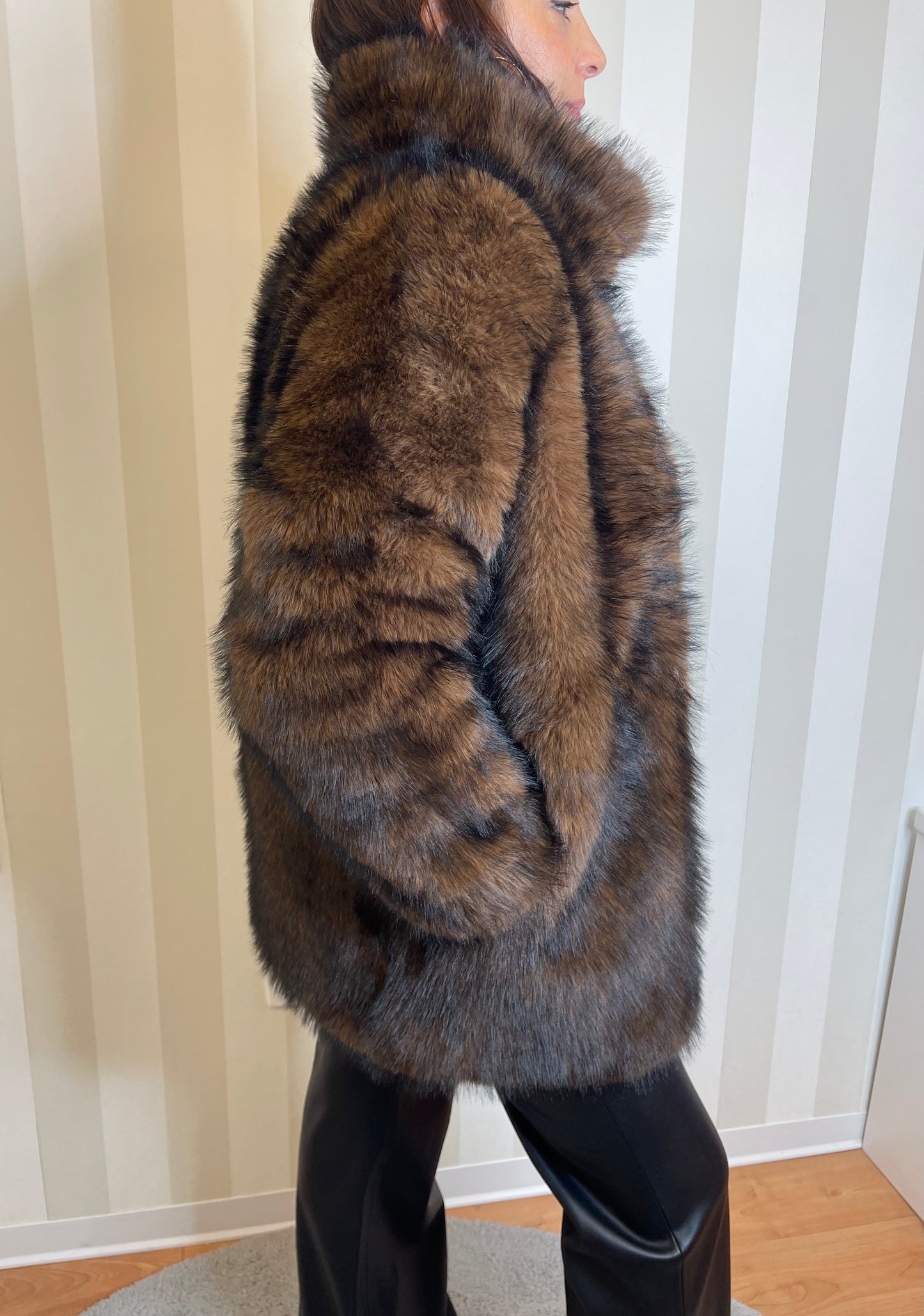 Eco pelliccia dark brown.