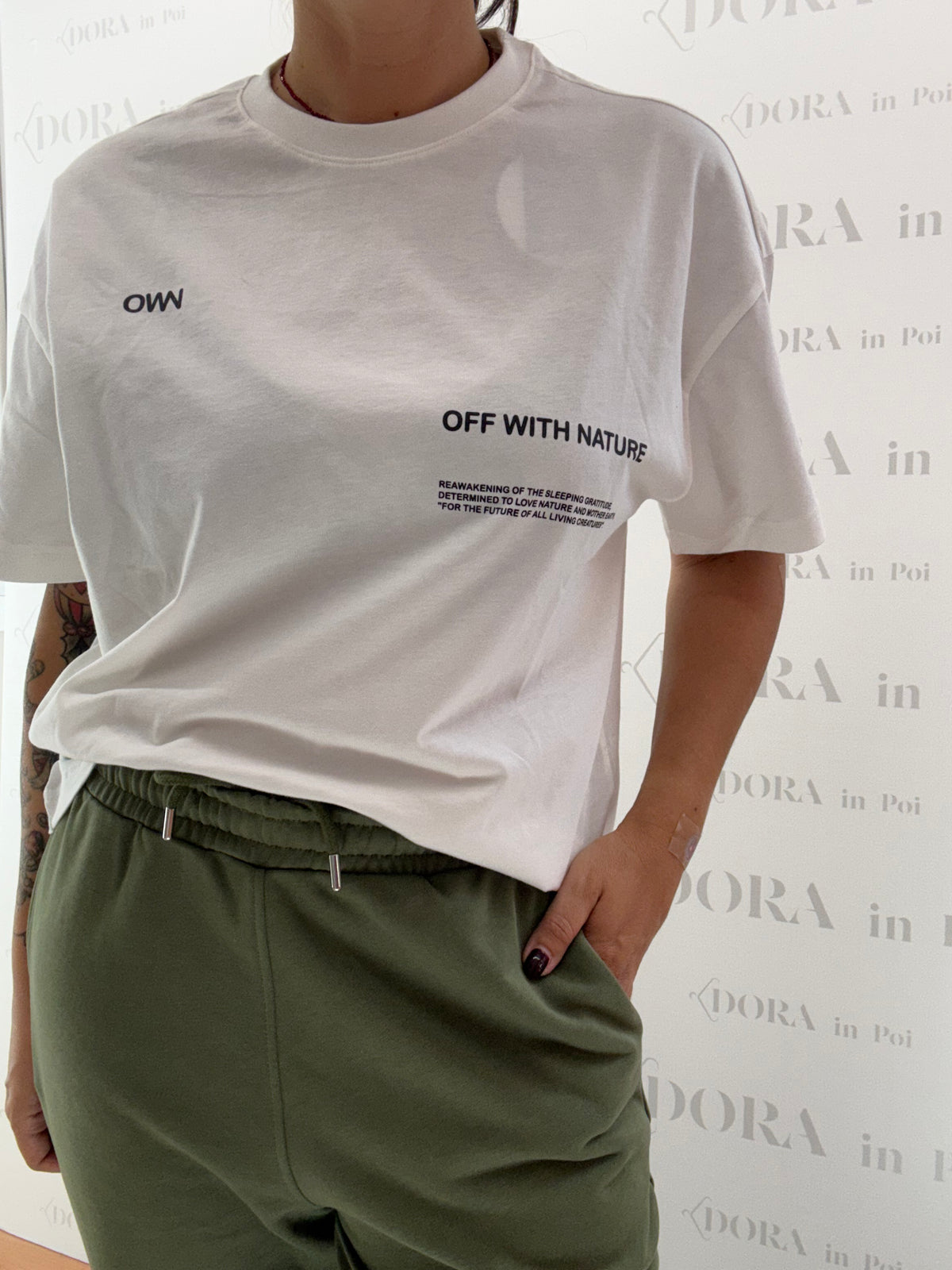 T-SHIRT CON SCRITTE BIANCA,OWN.