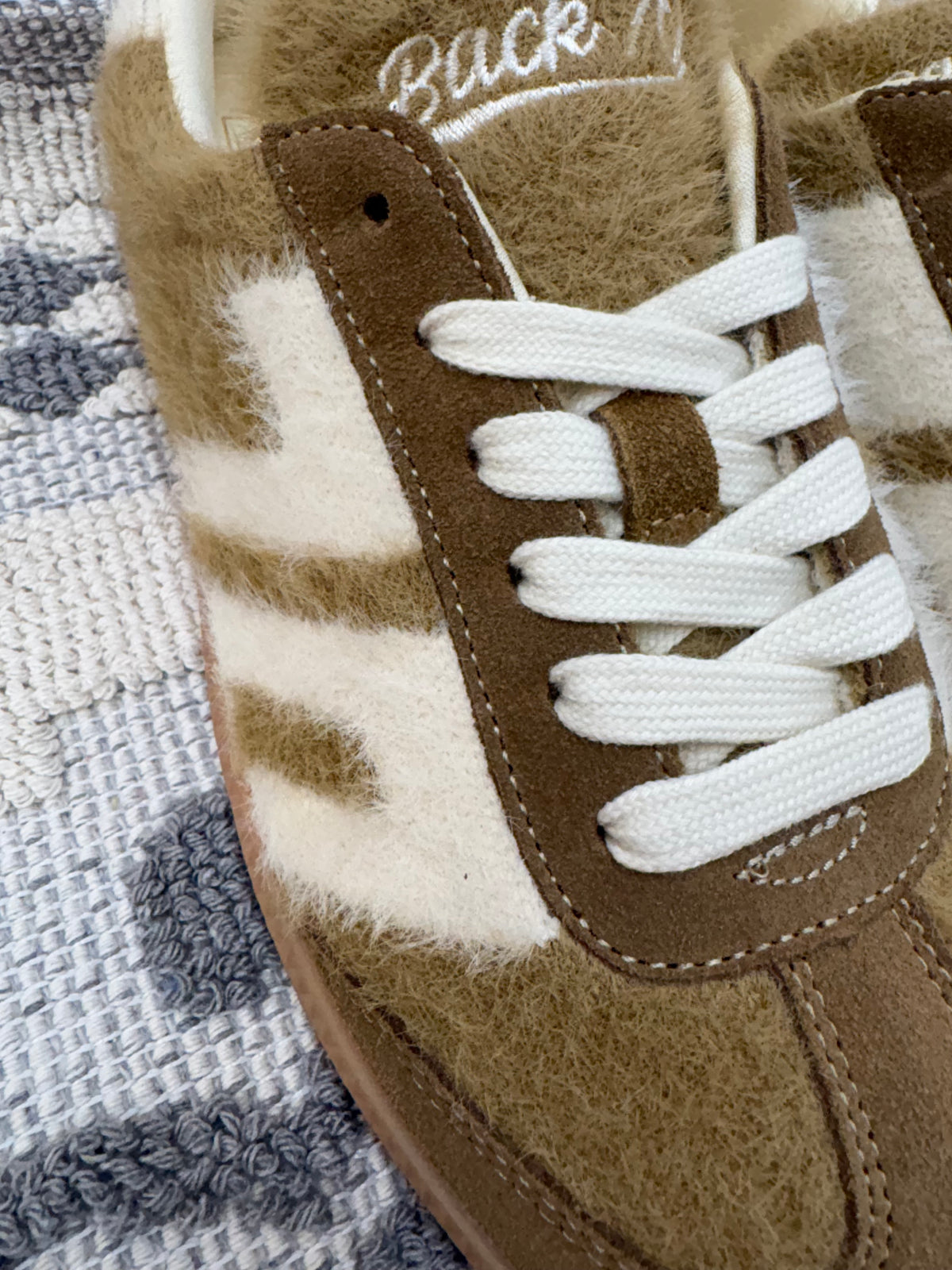 Sneakers in mohair beige,BACK 70.