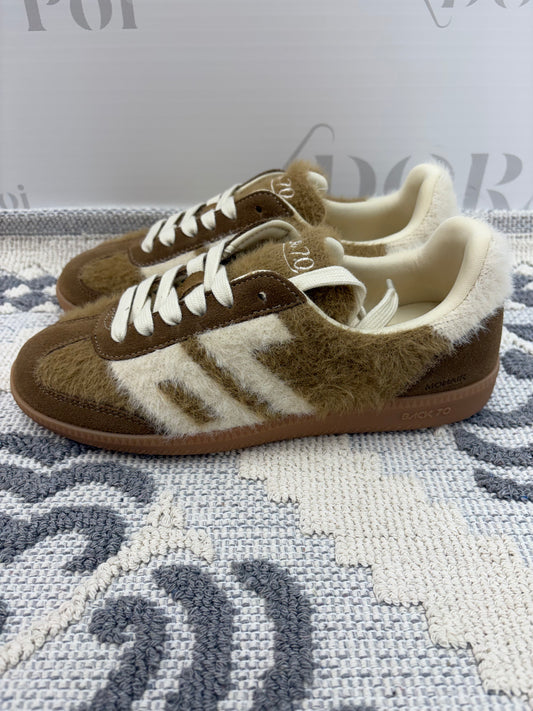 Sneakers in mohair beige,BACK 70.