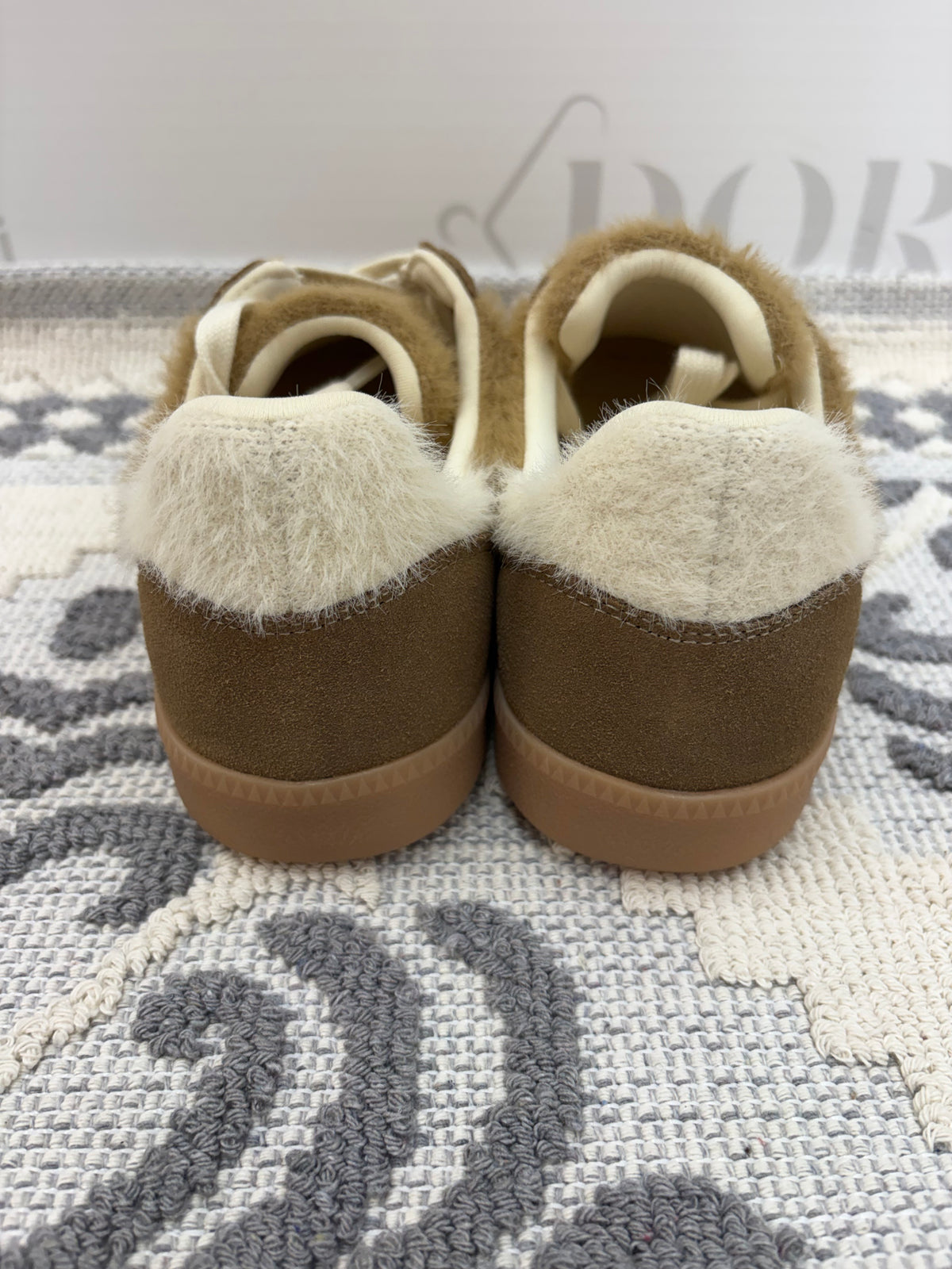 Sneakers in mohair beige,BACK 70.