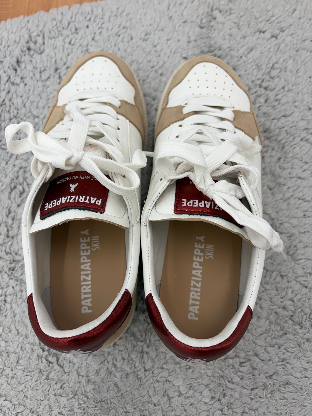 Sneakers bianco, taupe e bordeaux,PATRIZIA PEPE.