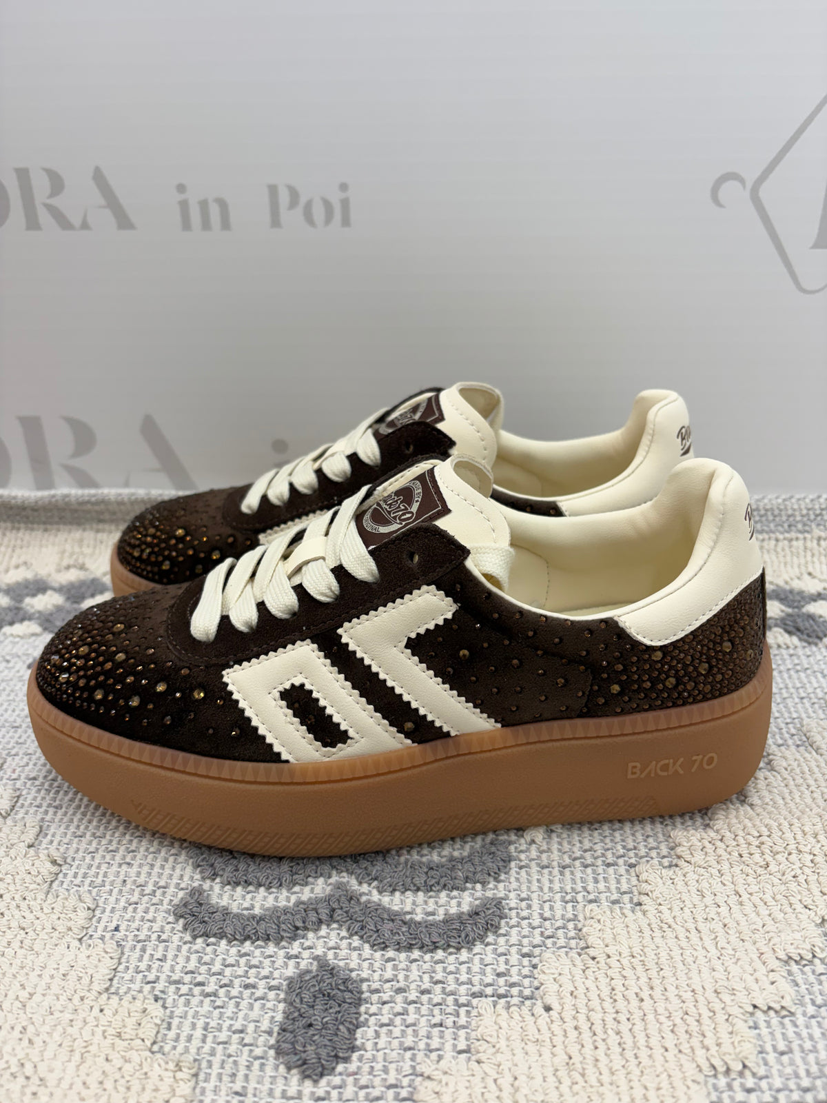 Sneakers in velluto marroni con brillantini,BACK70.