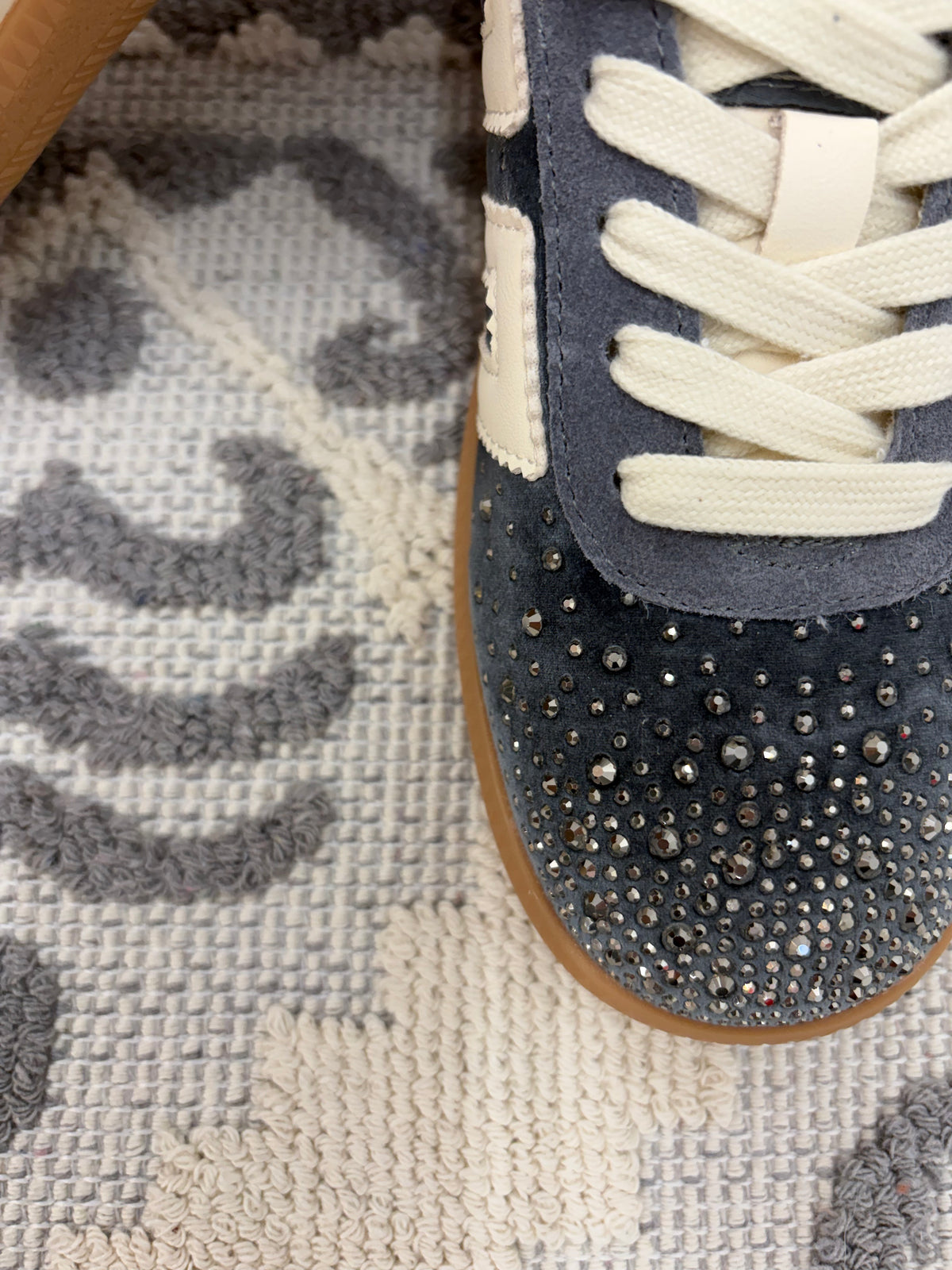 Sneakers in velluto grigio,BACK70.