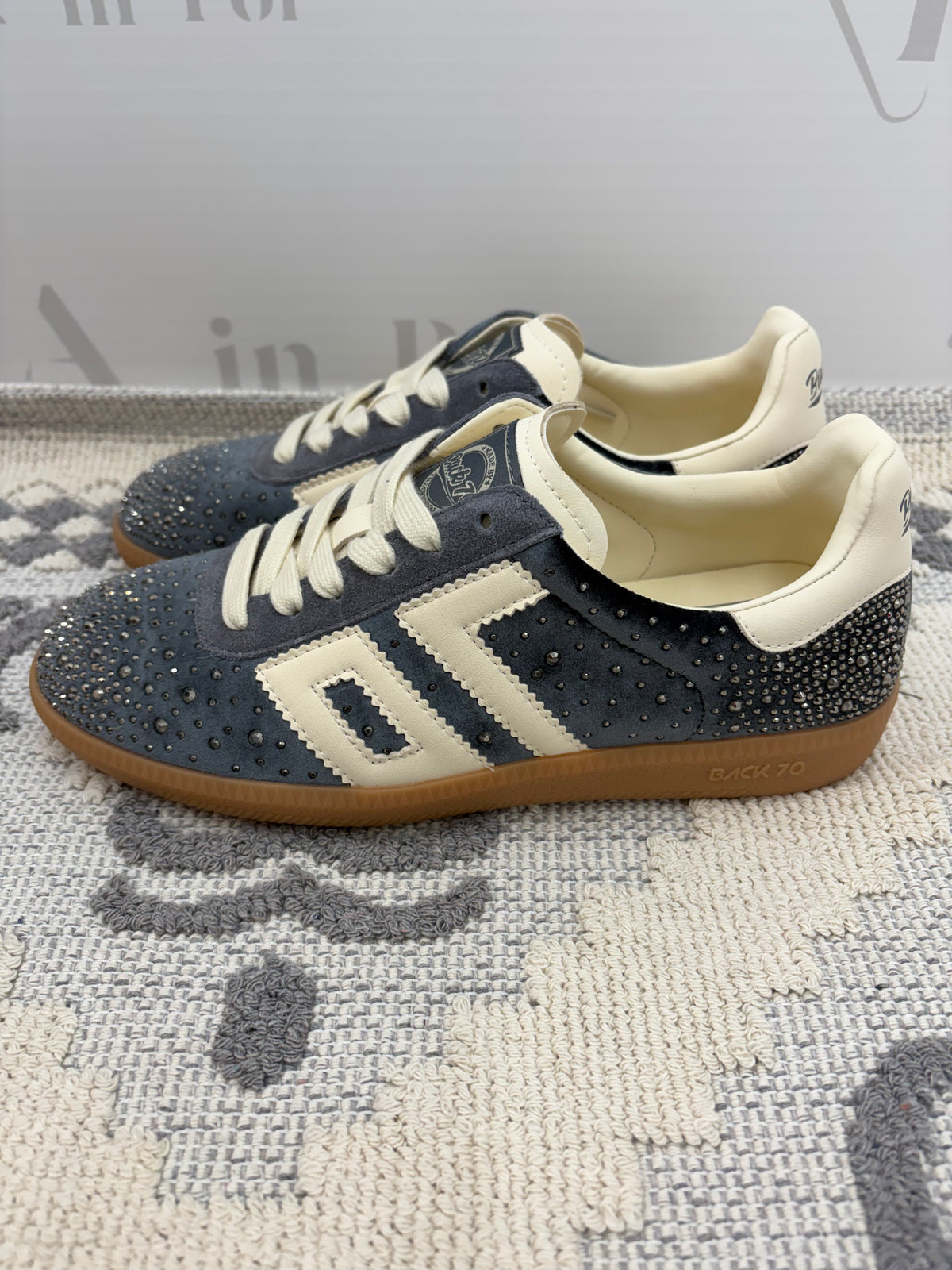 Sneakers in velluto grigio,BACK70.