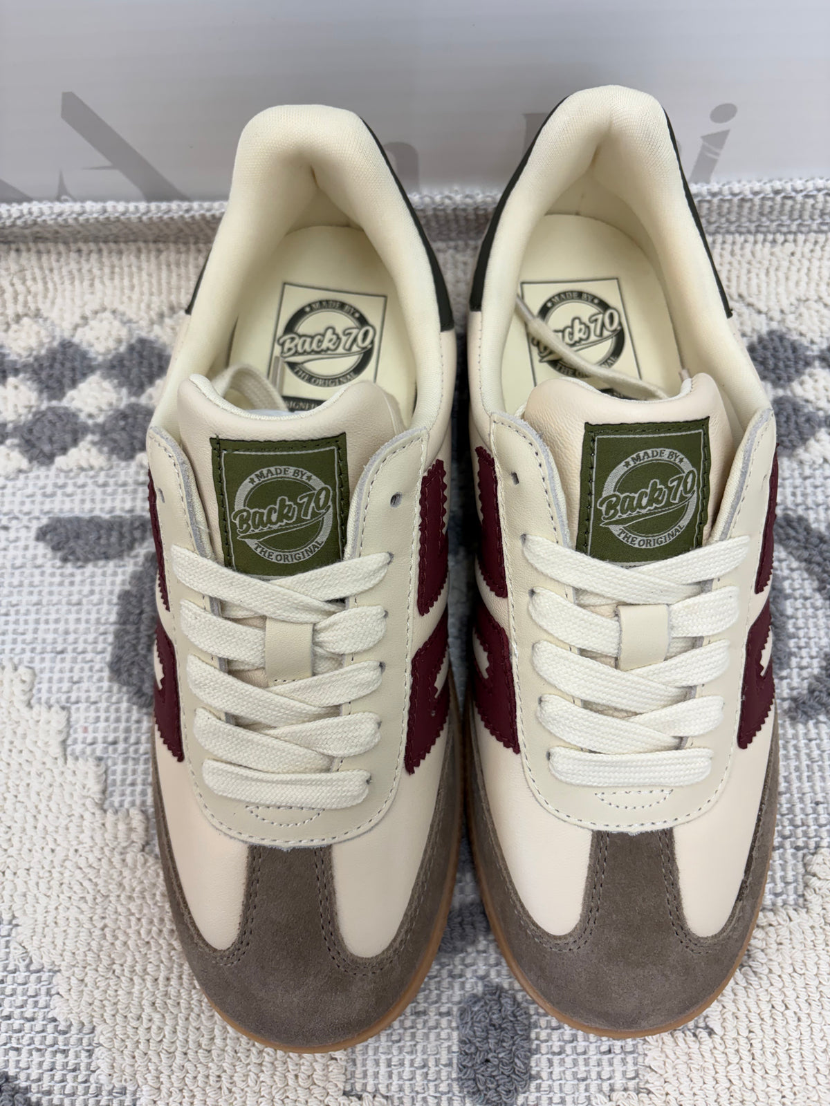 Sneakers panna con dettagli bordeaux,BACK 70.